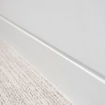 Seamless abutment shadow gap skirting profile SA80 close-up detail – B2B Kings Cross